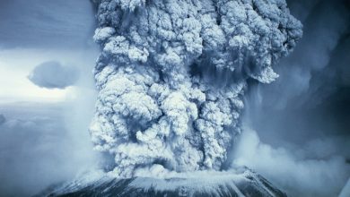 الثورات البركانية - بركان يثور